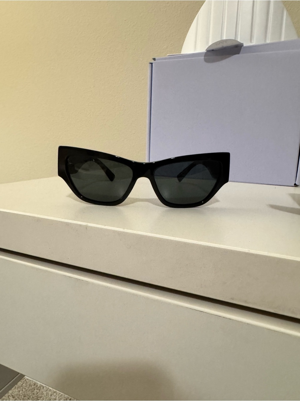 Versace sunglasses model 4383